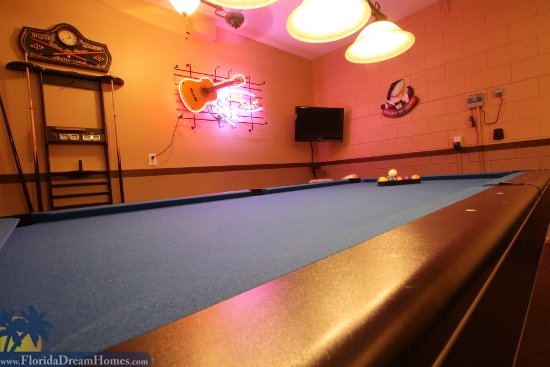 http://floridadreamhomes.com/custimages/755-6.JPG